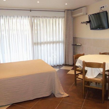 Hotel Et Studios Les Amandiers Saint-Raphaël Eksteriør bilde