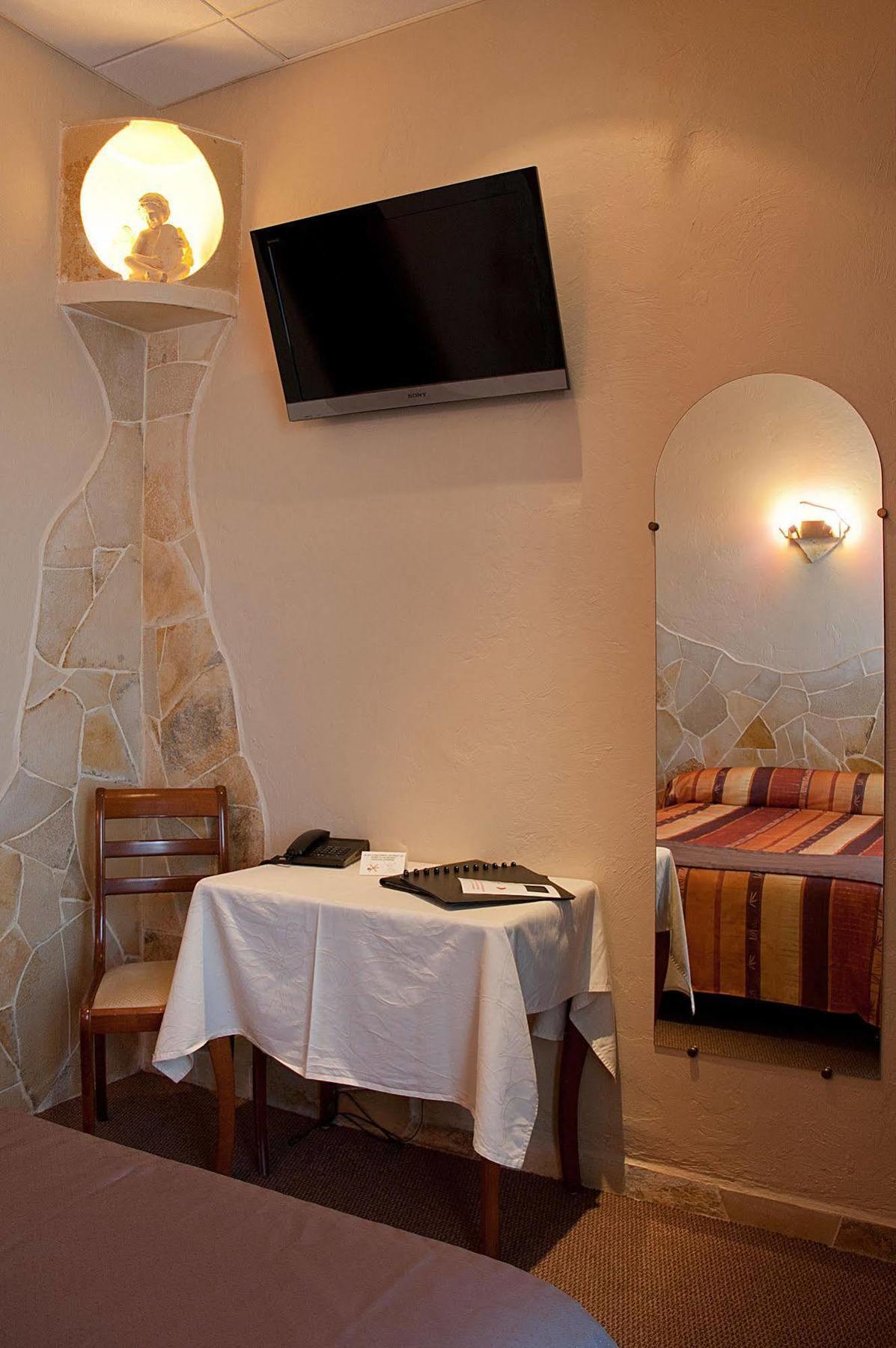 Hotel Et Studios Les Amandiers Saint-Raphaël Eksteriør bilde