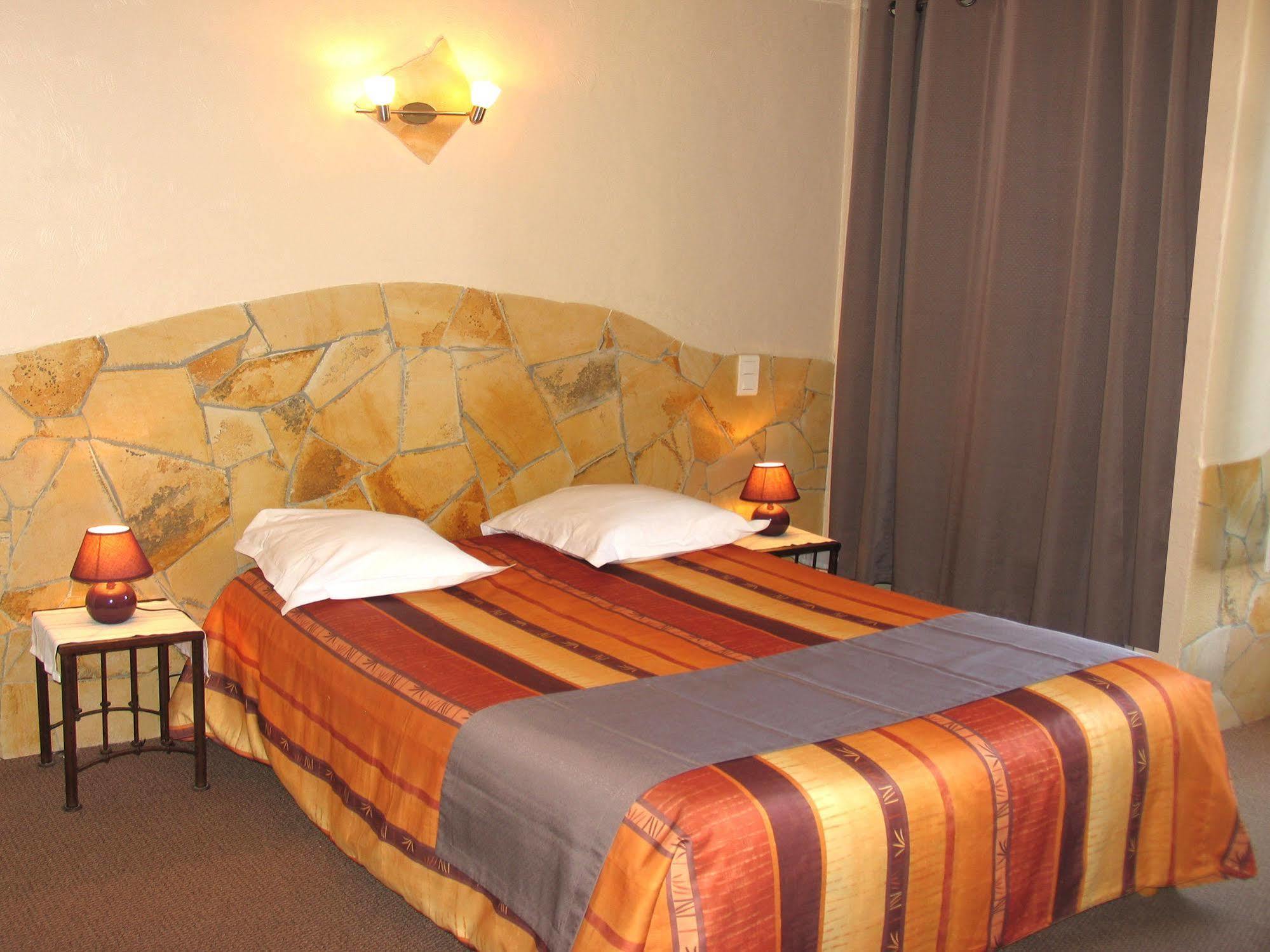 Hotel Et Studios Les Amandiers Saint-Raphaël Eksteriør bilde